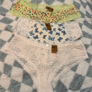 NWT Victoria’s Secret panty lot XL